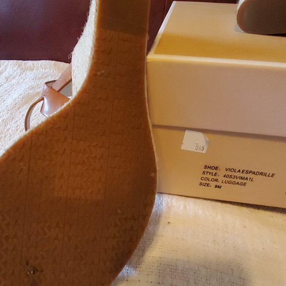 Shoes - Picture 2 of 6